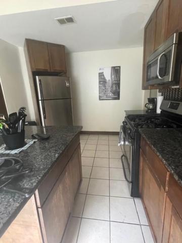 Clean, Spacious, Inexpensive Queen Br Hotel Chicago Bagian luar foto