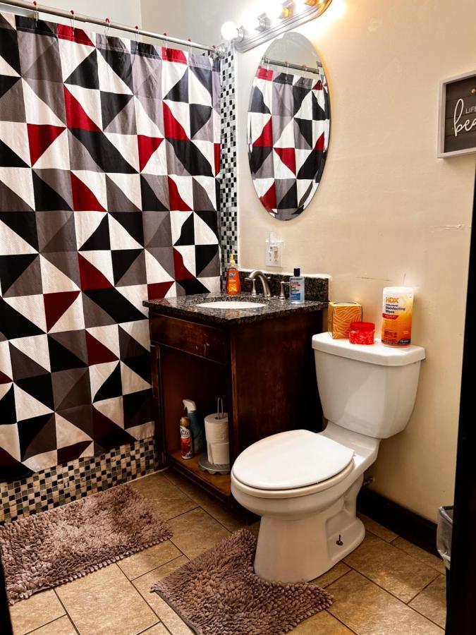 Clean, Spacious, Inexpensive Queen Br Hotel Chicago Bagian luar foto
