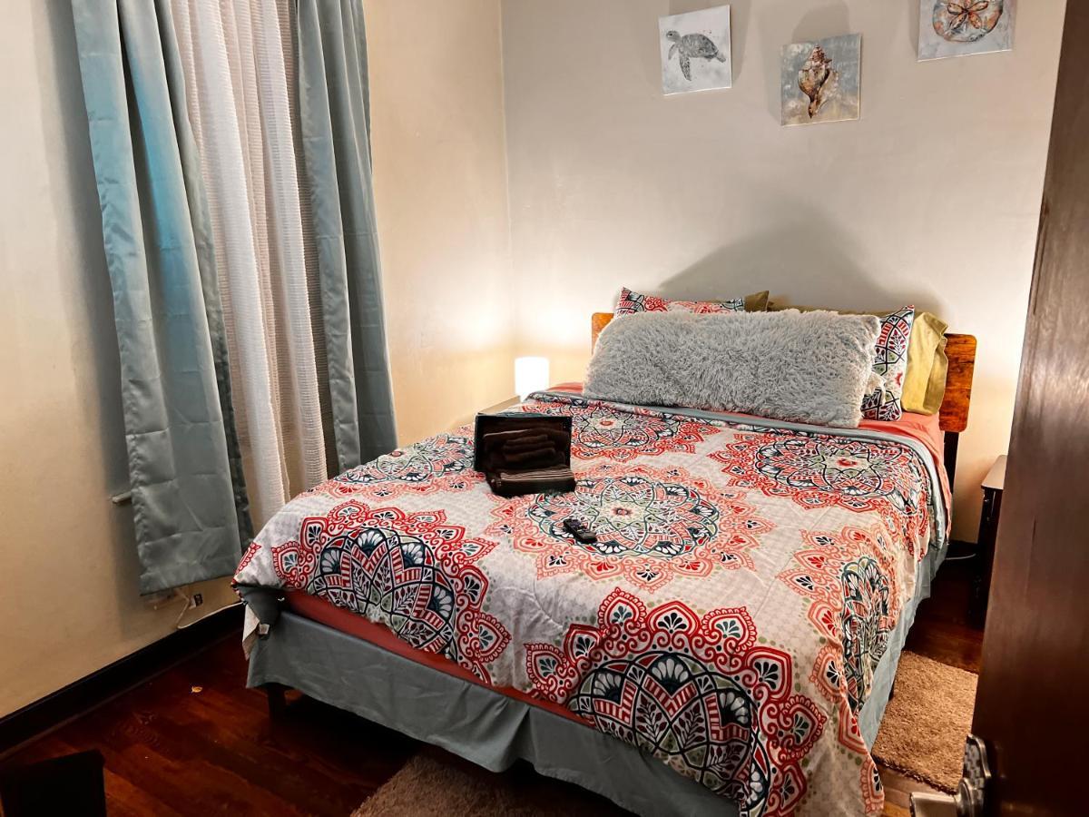 Clean, Spacious, Inexpensive Queen Br Hotel Chicago Bagian luar foto