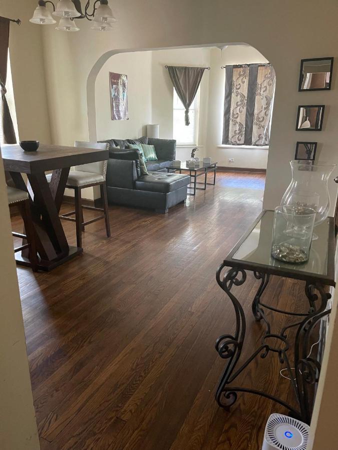 Clean, Spacious, Inexpensive Queen Br Hotel Chicago Bagian luar foto