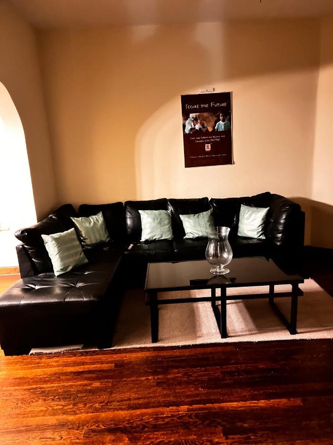 Clean, Spacious, Inexpensive Queen Br Hotel Chicago Bagian luar foto